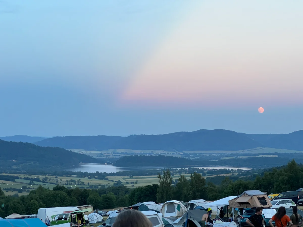 Pierwszy set Sidequest na Festiwalu Las